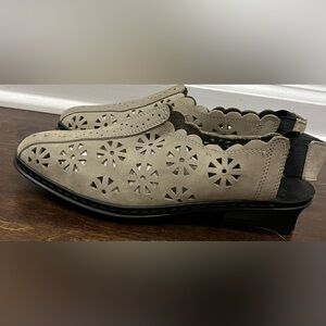 Riekers Anti-stress women’s beige suede shoes size 9,5/40